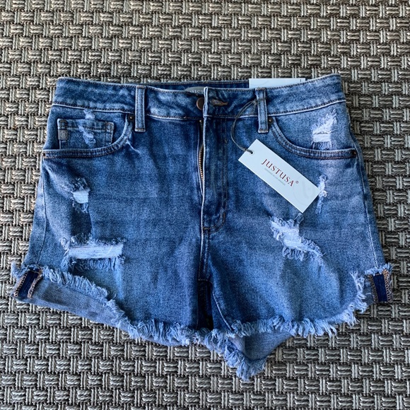 Just USA Pants - Apricot lane Jean short in medium denim size large